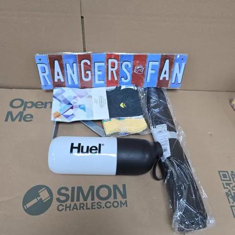 APPROXIMATELY 15 ASSORTED HOUSEHOLD PRODUCTS TO INCLUDE HUEL BOTTLE, ZINC PLATED SHELF BRACKET, GREYFRIARS BOBBY TEA TOWEL, ETC - COLLECTION ONLY