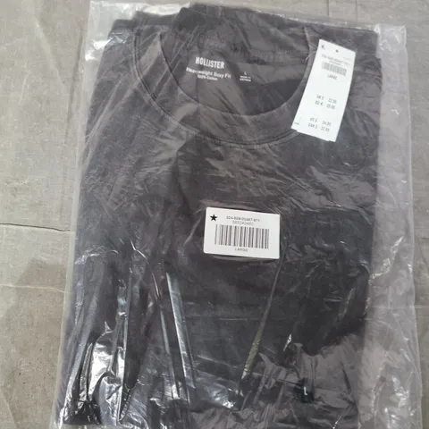 BAGGED HOLLISTER HEAVYWEIGHT BOXY FIT T-SHIRT IN CHARCOAL SIZE LARGE