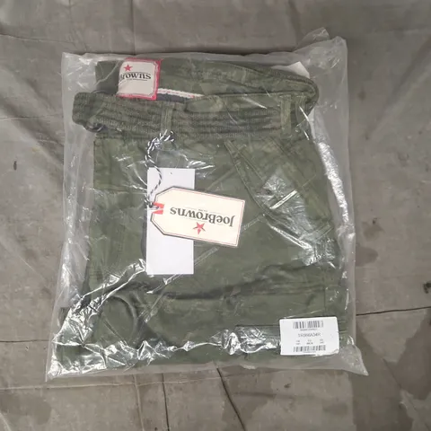 BAGGED JOE BROWNS TROUSERS IN GREEN SIZE 34R