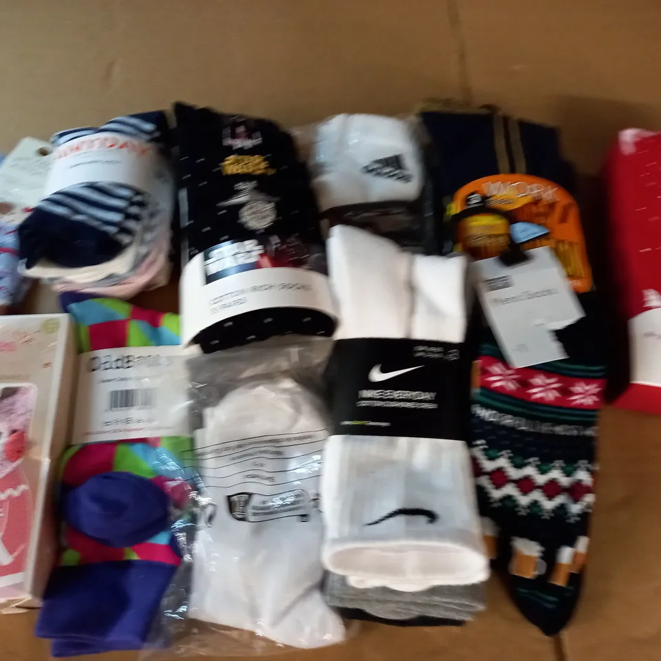 LOT OF 11 ASSORTED SETS OF SOCKS
