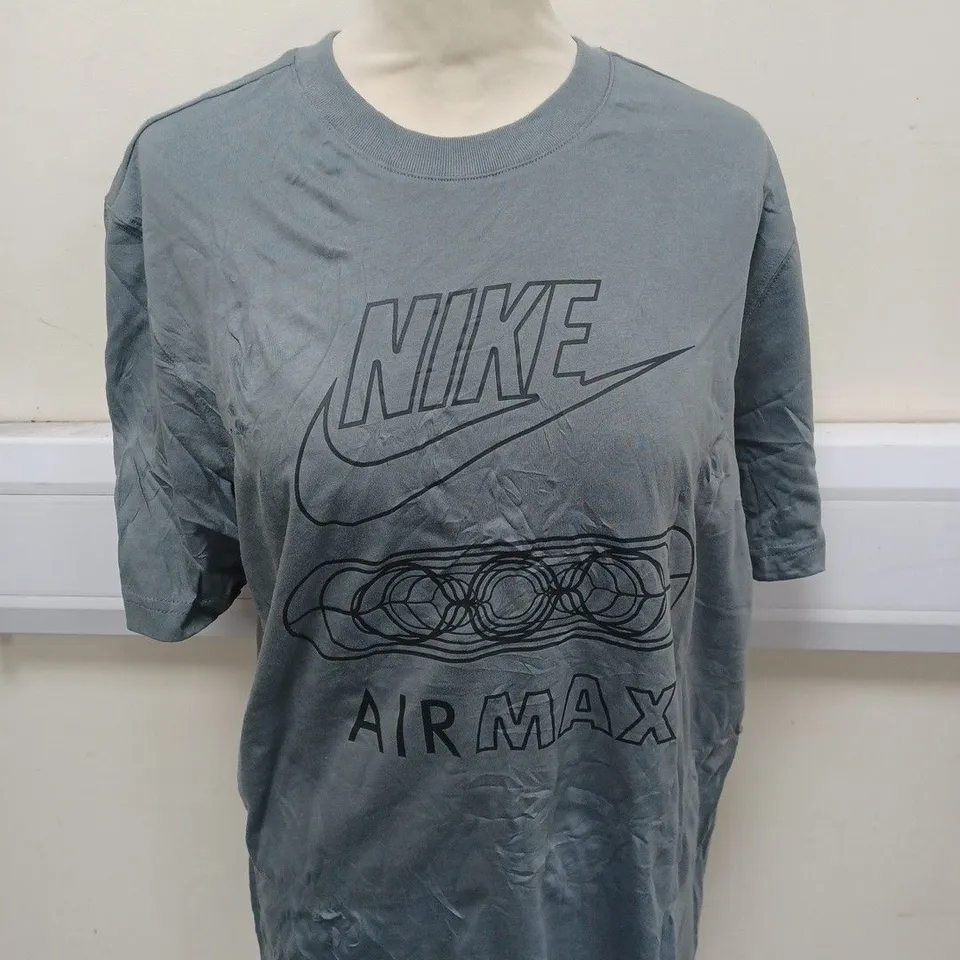 NIKE AR MAX TONAL T SHIRT IN GREY SIZE M