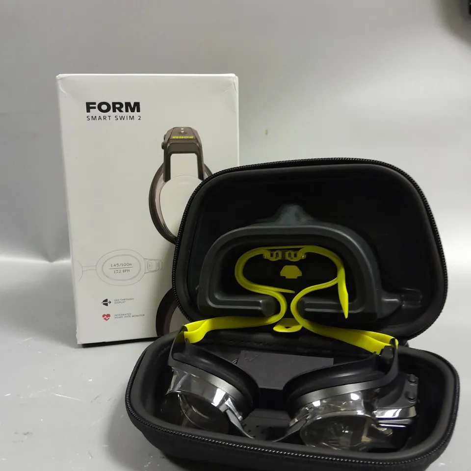 BOXED FORM SMART SWIM 2 REAL-TIME METRICS GOGGLES