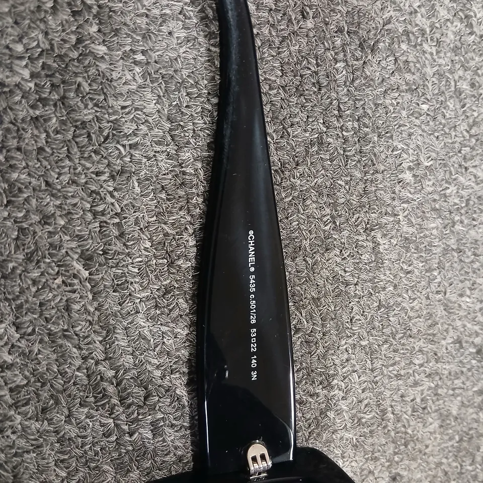 CHANEL SUNGLASSES – BLACK OVERSIZED CAT-EYE WITH CHANEL LOGO