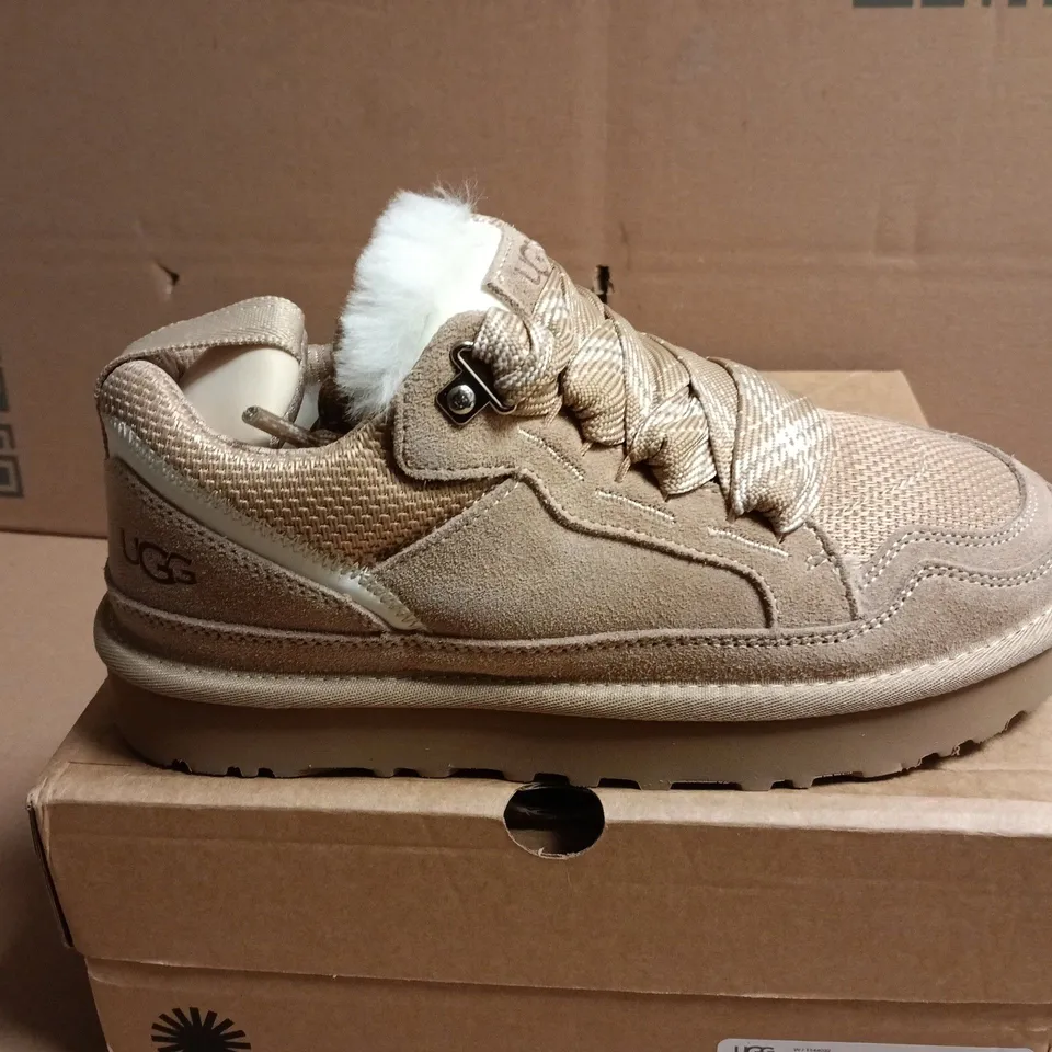 UGG WOMEN'S BEIGE SNOW BOOTS WITH SHEARLING LINING – UK 5 (US 8)