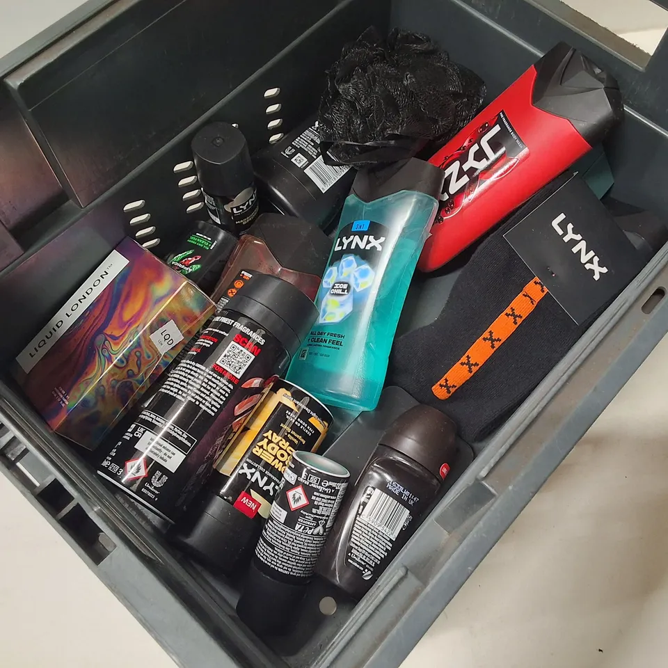 TOTE CONTAINING ASSORTED PRODUCTS INCLUDING LYNX DEODORANT SPRAYS, LYNX BODY WASHES, LOOFAH & LYNX SOCKS