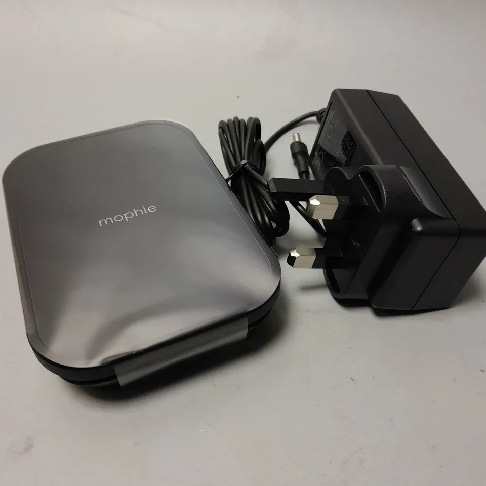 5 BOXED MOPHIE WIRELESS CHARGING STANDS