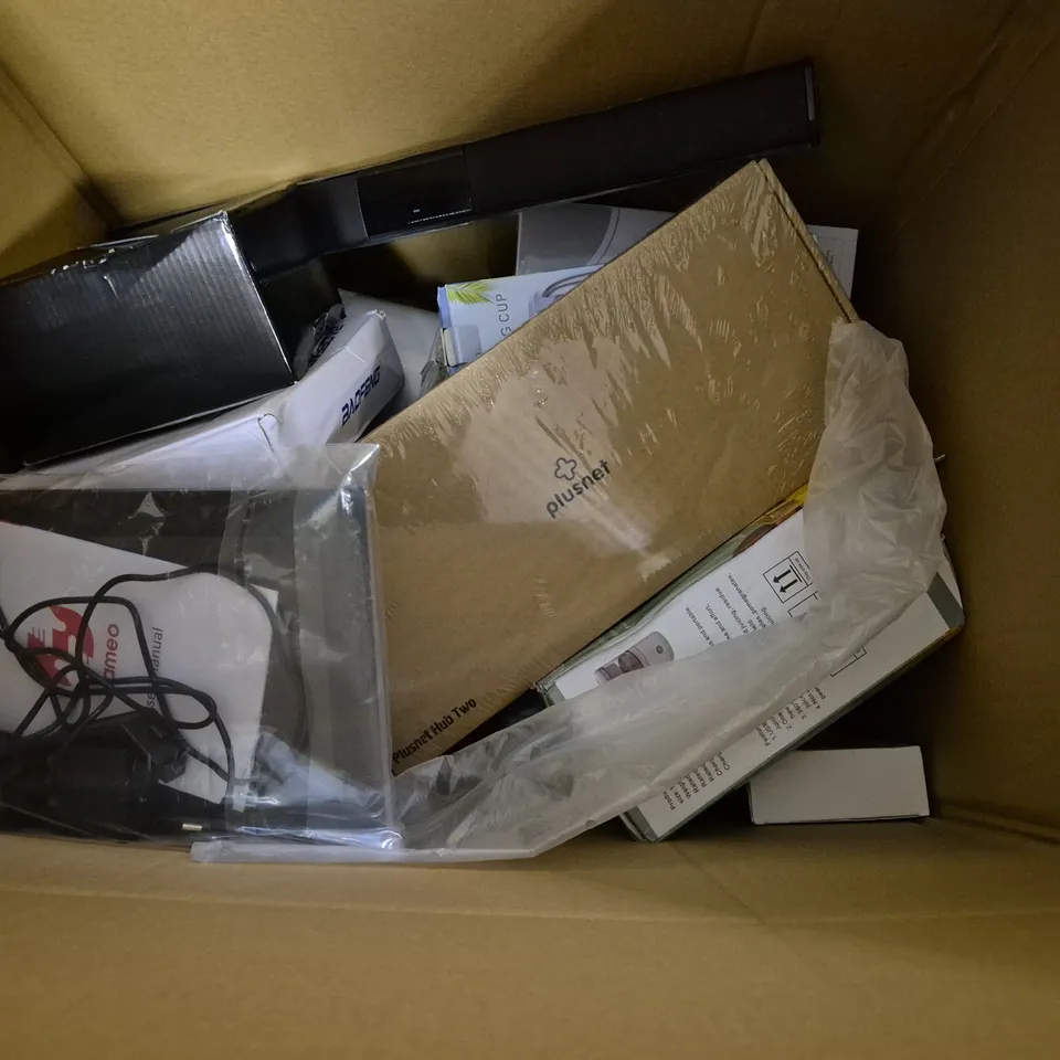 BOX OF APPROXIMATELY 15 ASSORTED ITEMS TO INCLUDE - REVLON HAIR DRYER , CUQOO HOME MOONLIGHT , HAIR REMOVAL DEVICE ETC
