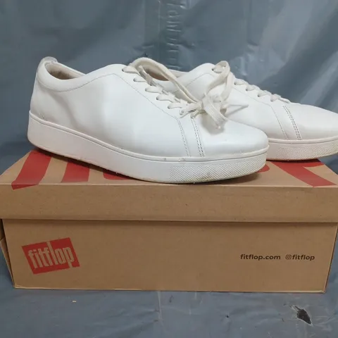 BOXED PAIR OF FITFLOP RALLY TRAINERS IN WHITE SIZE 6
