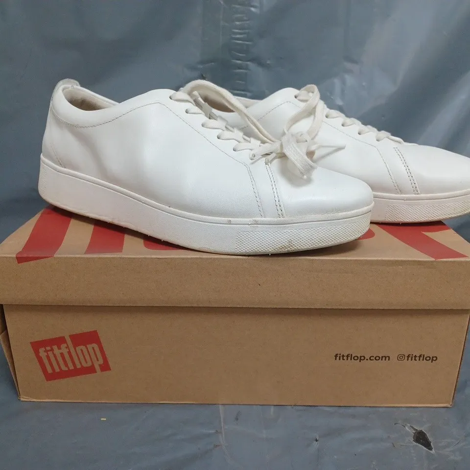 BOXED PAIR OF FITFLOP RALLY TRAINERS IN WHITE SIZE 6