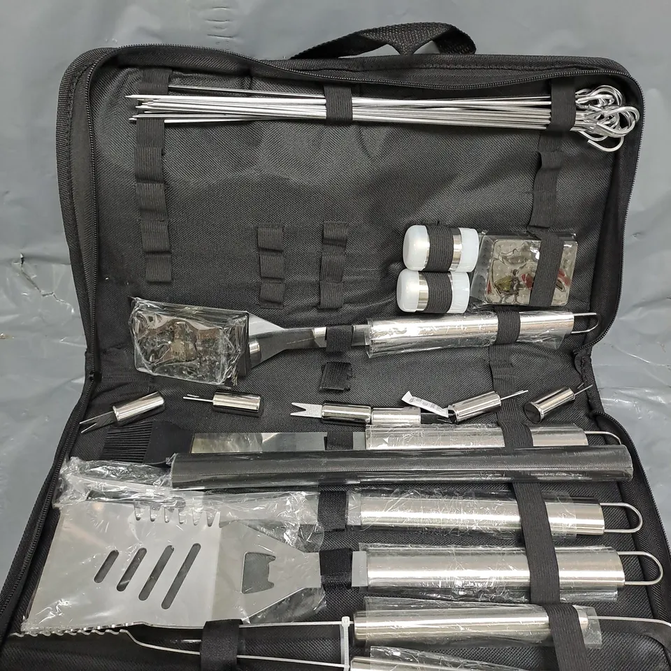 BBQ COOKWARE SET WITH CARRY CASE 