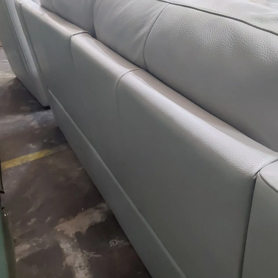 QUALITY ITALIAN DESIGNER MORINO LOUNGE SUITE COMPRISING POWER RECLINING THREE SEATER SOFA & FIXED EASY CHAIR