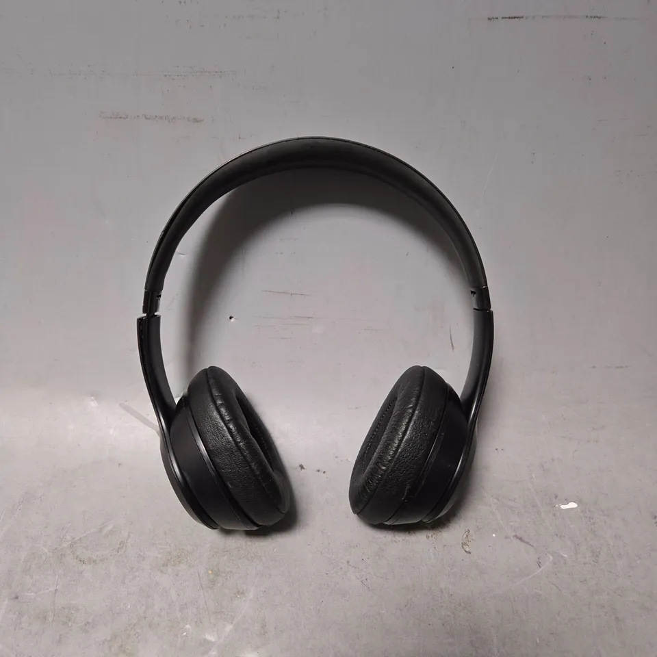 BOXED BEATS SOLO 3 IN BLACK