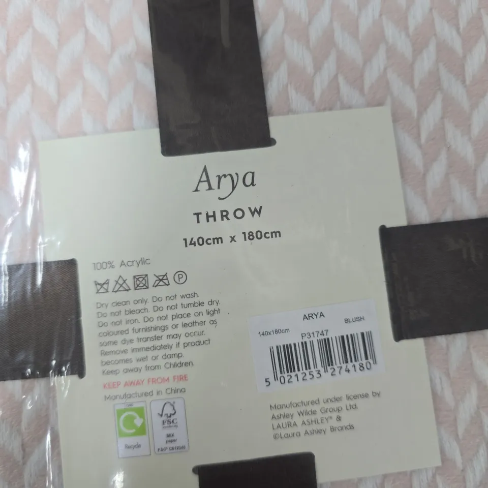 LAURA ASHLEY ARYA THROW – BLUSH, 140 X 180 CM