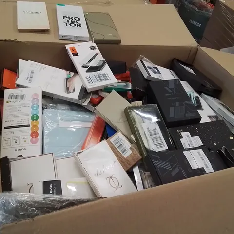 PALLET CONTAINING A LARGE QUANTITY OF PHONE CASES,SCREEN PROTECTORS