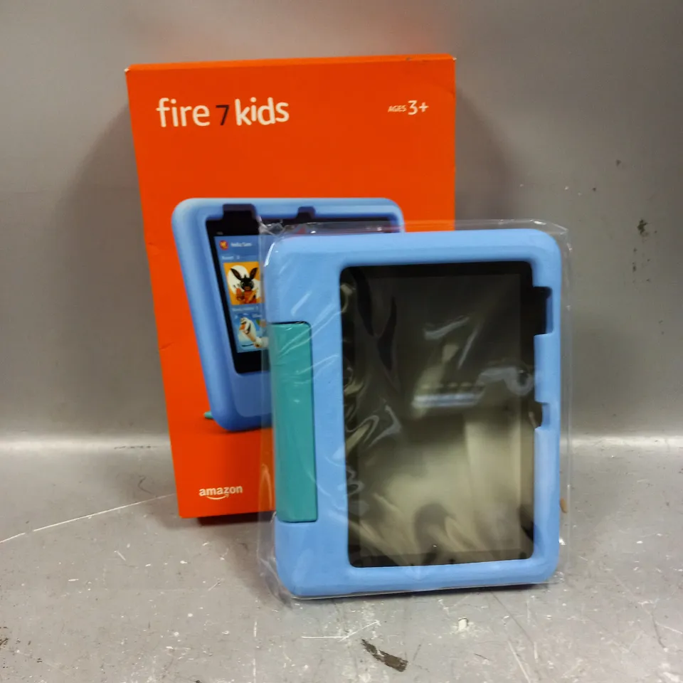 BOXED AMAZON FIRE 7 KIDS TABLET IN BLUE 32 GB