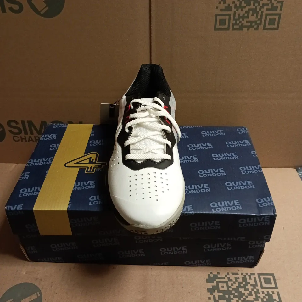BOXED PAIR OF QUIVE SEGA RP24 BADMINTON/SQUASH COURT TRAINERS - 8