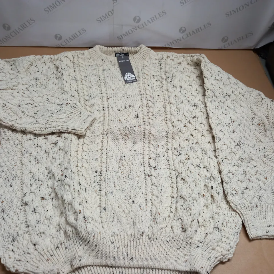 LOT OF 10 AS NEW PURE NEW WOOL JUMPERS - MEDIUM