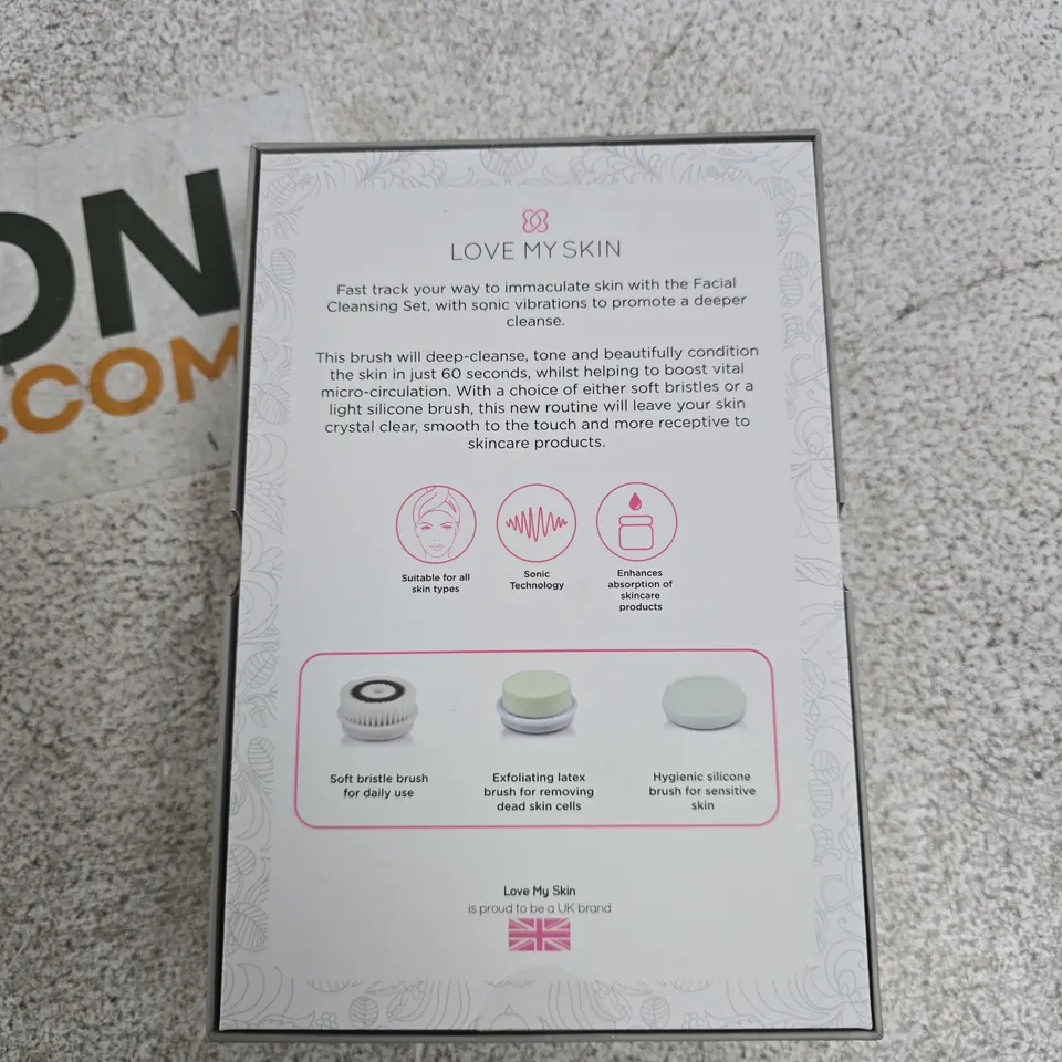 LOVE MY SKIN FACIAL CLEANSING SET – PINK ROTARY BRUSH (BOXED)