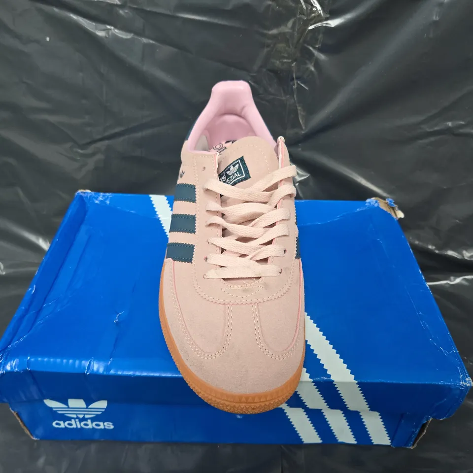 BOXED PAIR OF ADIDAS HANDBALL SPEZIAL SNEAKERS IN PINK - UK 7.5