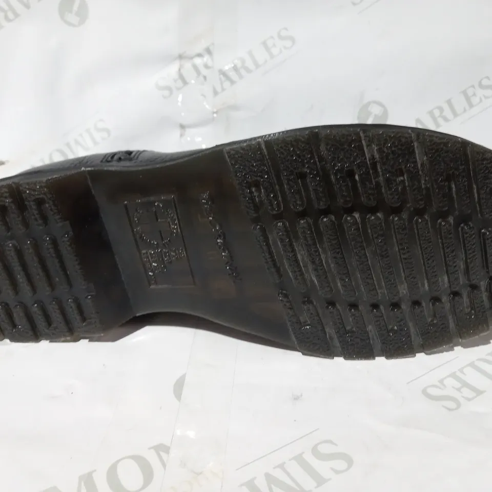 BOXED PAIR OF DR MARTENS FAUX LEATHER ZIP UP BOOTS IN BLACK UK SIZE 9