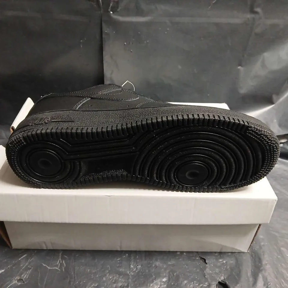 BOXED PAIR OF NIKE AIR BLACK LEATHER SNEAKER – MEN'S - UK SIZE 8.5