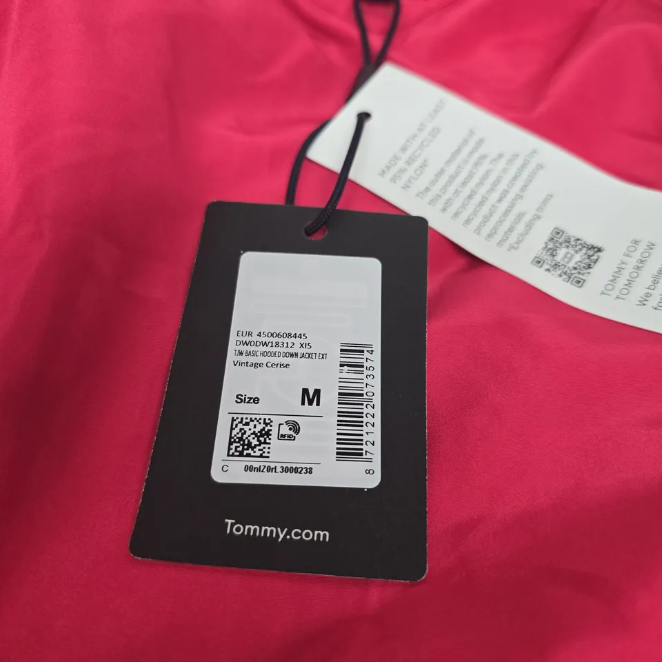 TOMMY HILFIGER HOODED DOWN JACKET – VINTAGE CERISE – UK M