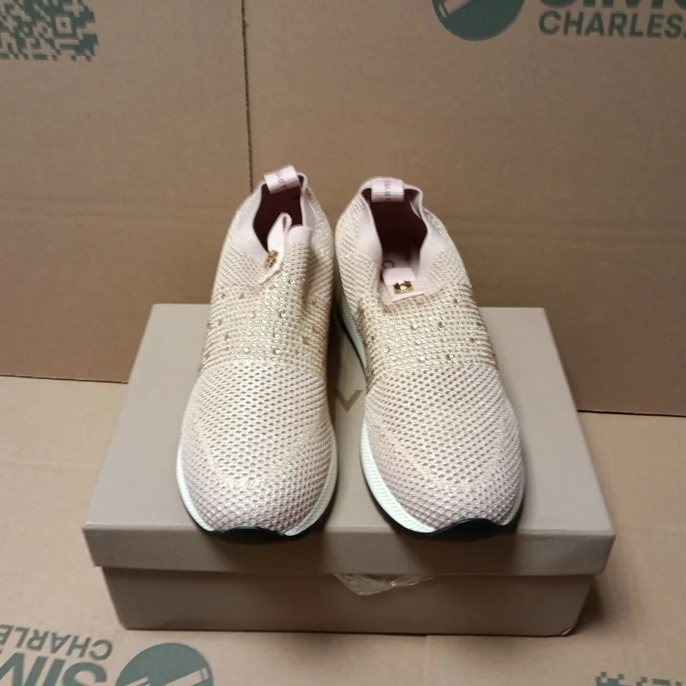 BOXED PAIR OF CARVELA PALE PINK FABRIC SNEAKERS - SIZE 39