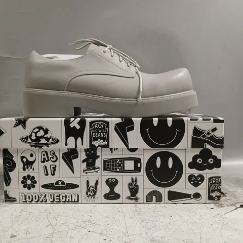 BOXED PAIR OF KOI 400% OVERSIZED MEN'S DERBY SHOES IN GREY SIZE UK 10