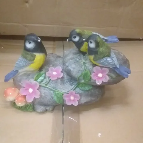 BOXED 3 BIRDS FIGURE WITH SOLAR LIGHT