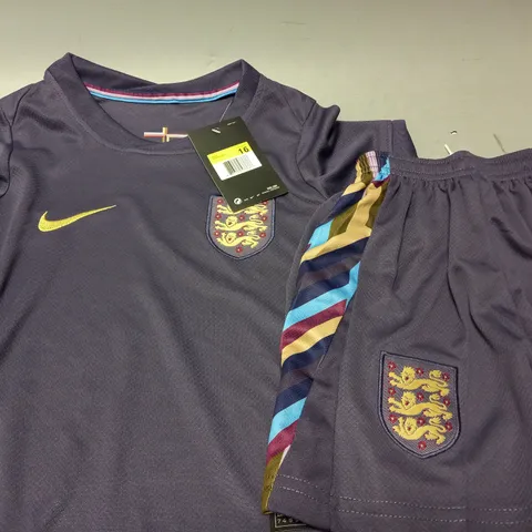 NIKE ENGLAND FOOTBALL SHIRT IN PURPLE - SIZE 16