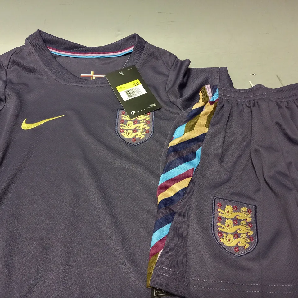 NIKE ENGLAND FOOTBALL SHIRT IN PURPLE - SIZE 16