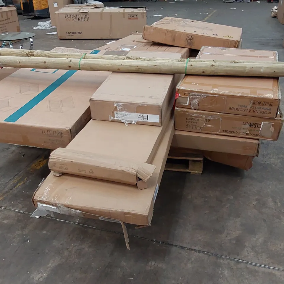 PALLET OF ASSORTED FURNITURE PARTS 