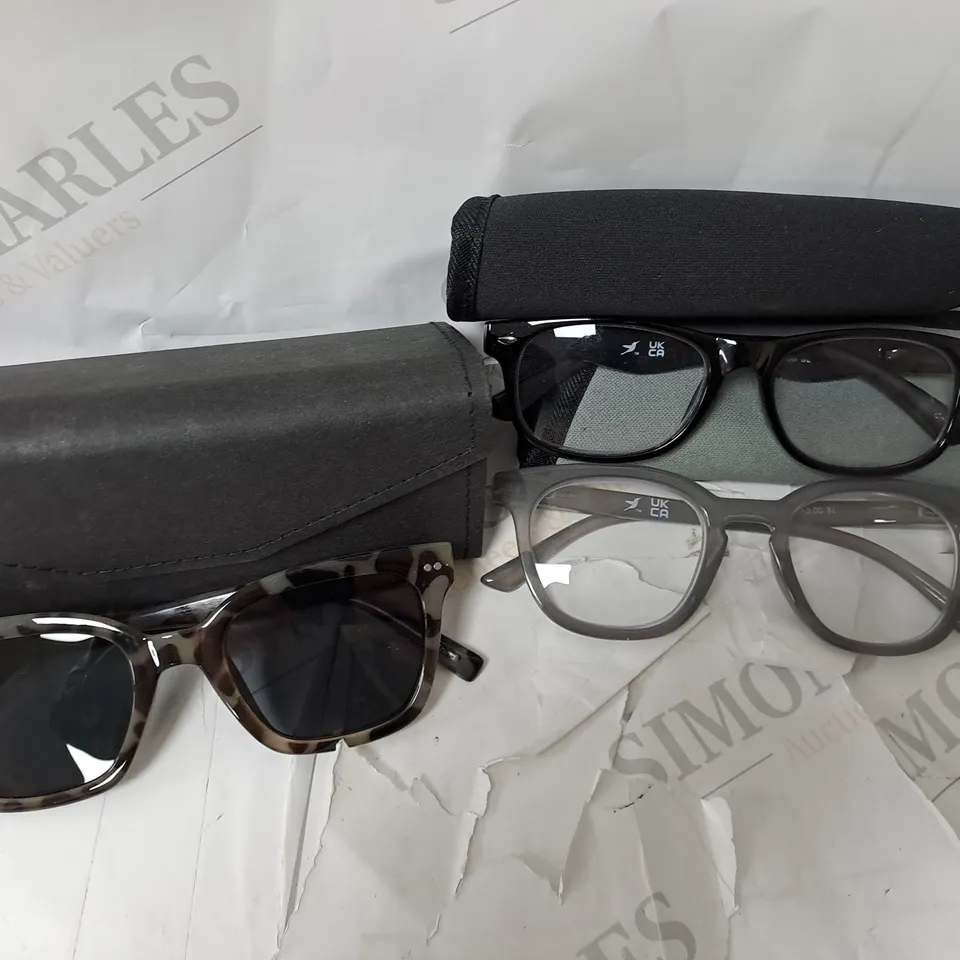 1 PAIR OF SUNGLASSES AND 2 PAIRS OF READING GLASSES GREY MIX