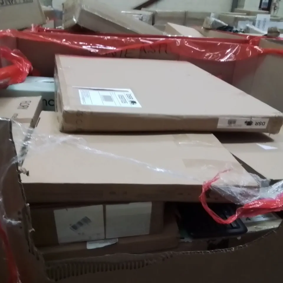 PALLET OF ASSORTED HOUSEHOLD GOODS AND PRODUCTS TO INCLUDE;BACKPACK,BABY CHANGING PAD,VACUUM STAND