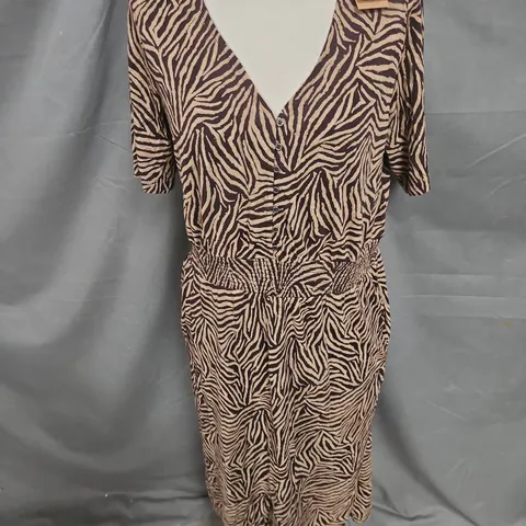 WOOLOVERS SHIRRED WAIST JERSEY DRESS IN BLURRD ANIMAL PRINT SIZE M