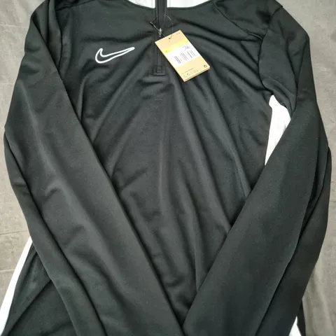 NIKE MENS BLACK LONG-SLEEVE SPORTS TOP WITH WHITE COLLAR – UK S