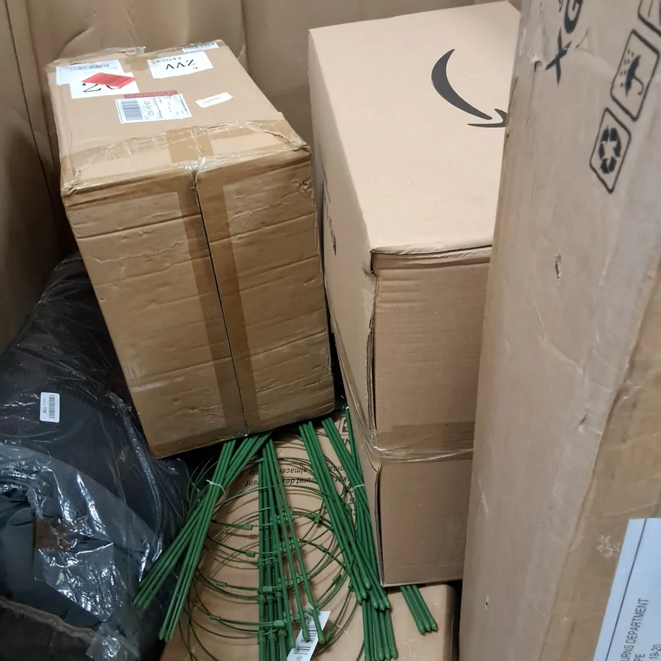 PALLET OF ASSORTED HOUSEHOLD ITEMS TO INCLUDE PADDED CAMPING CHAIRS, STEEL TRASH CAN SET AND GARMENT RACK