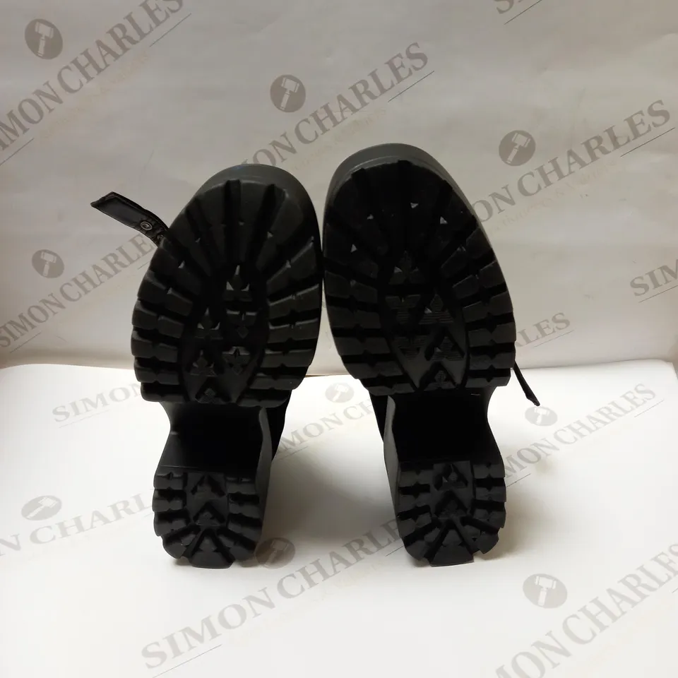 DESIGNER KOI VEGAN PLATFORM SHOES SIZE 5