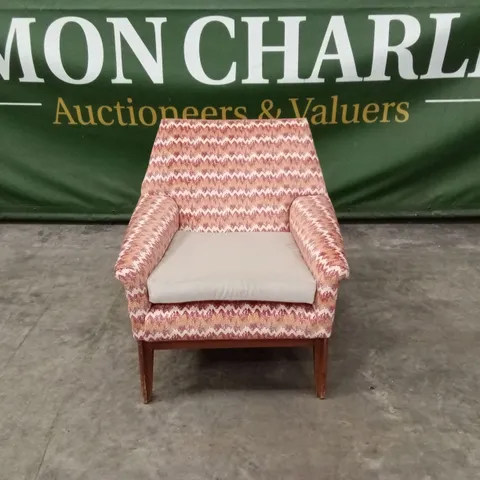 QUALITY DESIGNER RETRO STYLE FABRIC ACCENT CHAIR