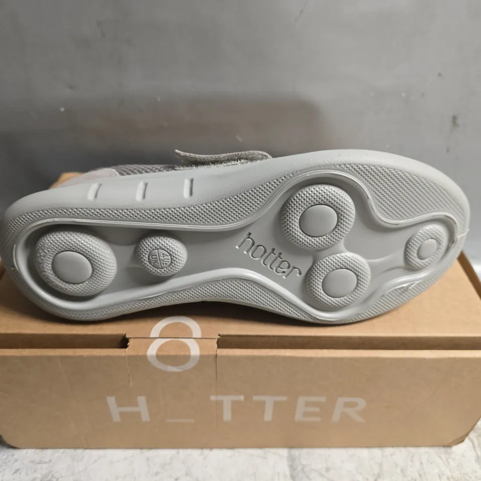 BOXED PAIR OF HOTTER FLOW SHOES IN GREY - SIZE 4.5