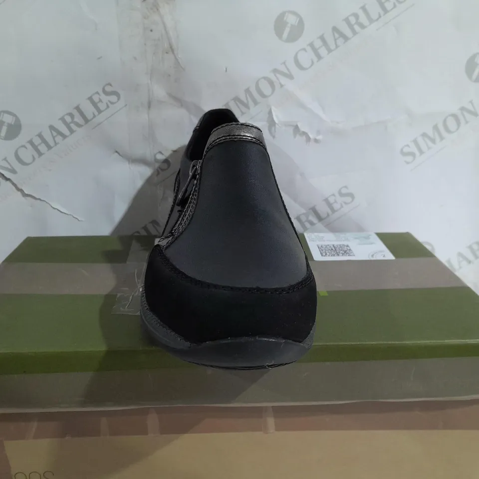 BOXED PAIR OF RIEKER TRAINER SHOE WITH ZIP IN BLACK UK SIZE 6