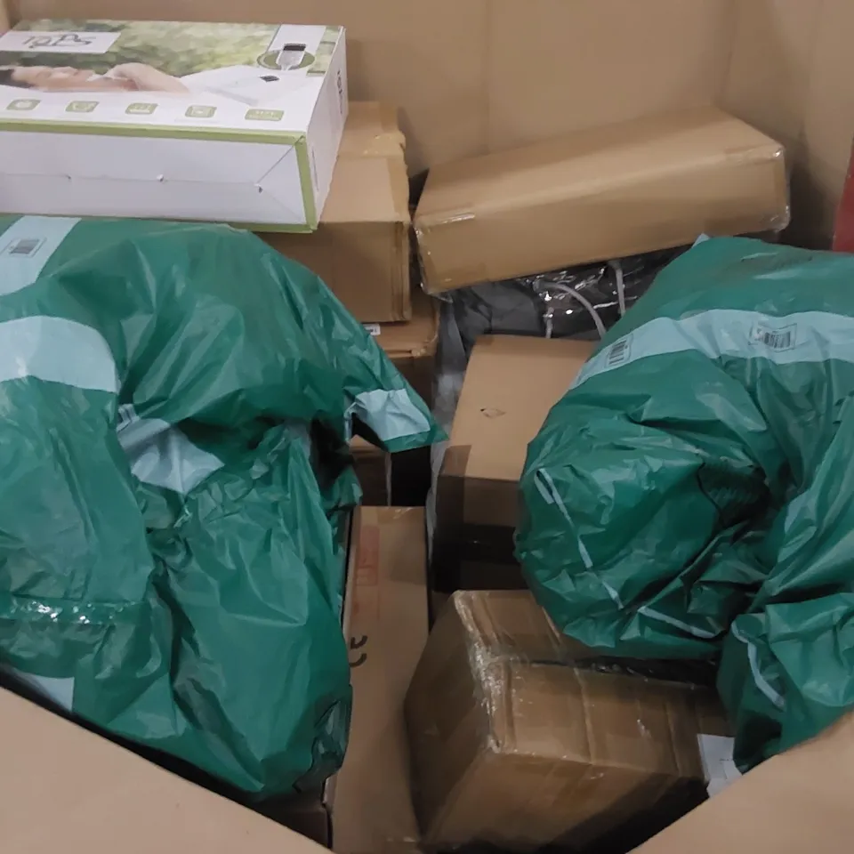 PALLET OF ASSORTED ITEMS INCLUDING: BLINDS, ALUMINIUM FLAG POLE KIT, ELECTRIC BLANKET, SMART HEATER, CHRISTMAS DECORATIONS, CAT LITTER TRAY
