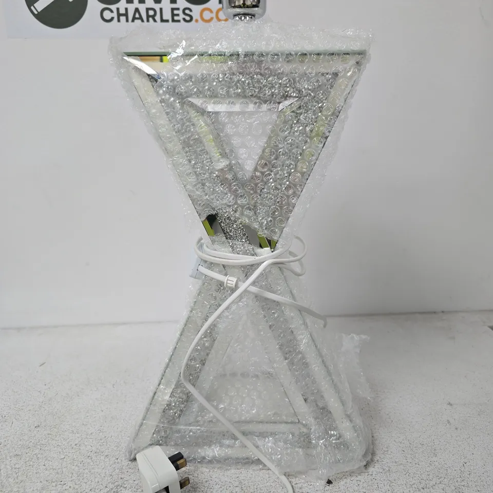 GEOMETRIC TRIANGLE FLOOR LAMP