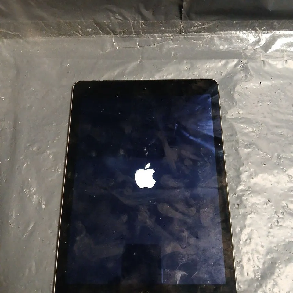 APPLE IPAD AIR 2 TABLET - MODEL A1567