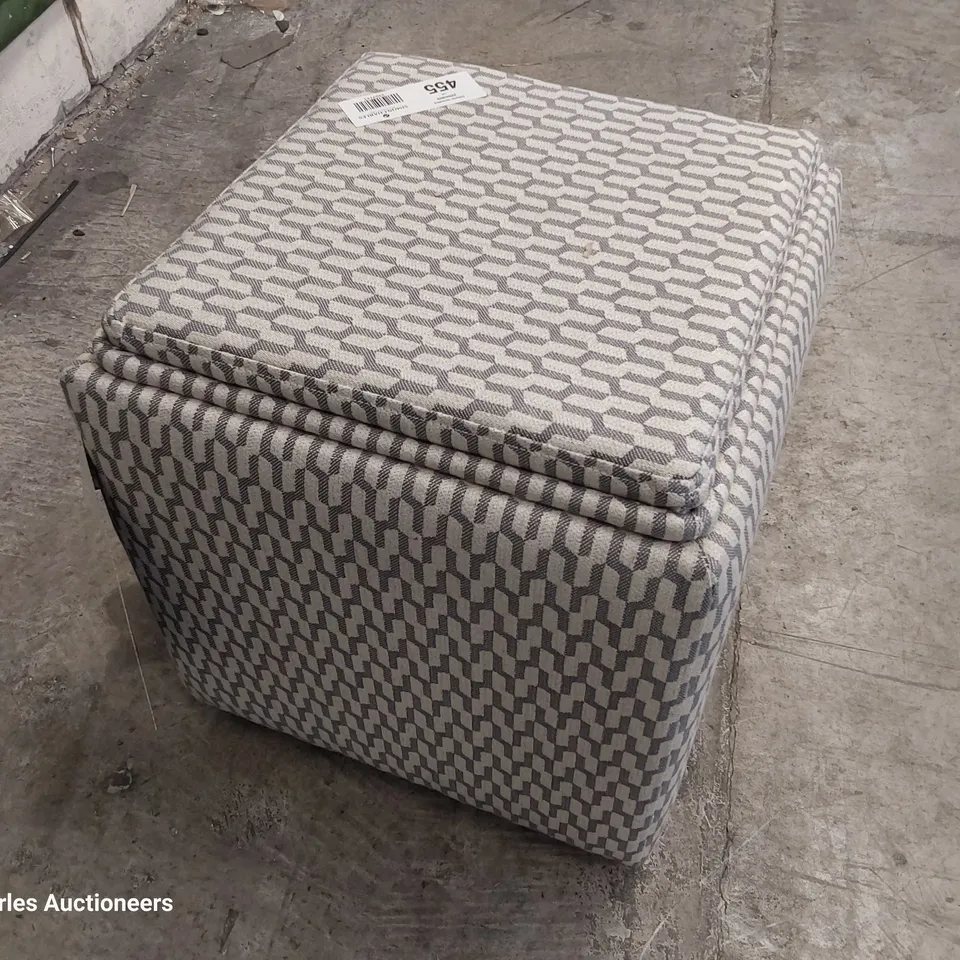 QUALITY BRITISH DESIGNER LOUNGE Co. TAYLOR CUBE STORAGE FOOTSTOOL GEO NATURAL FABRIC 