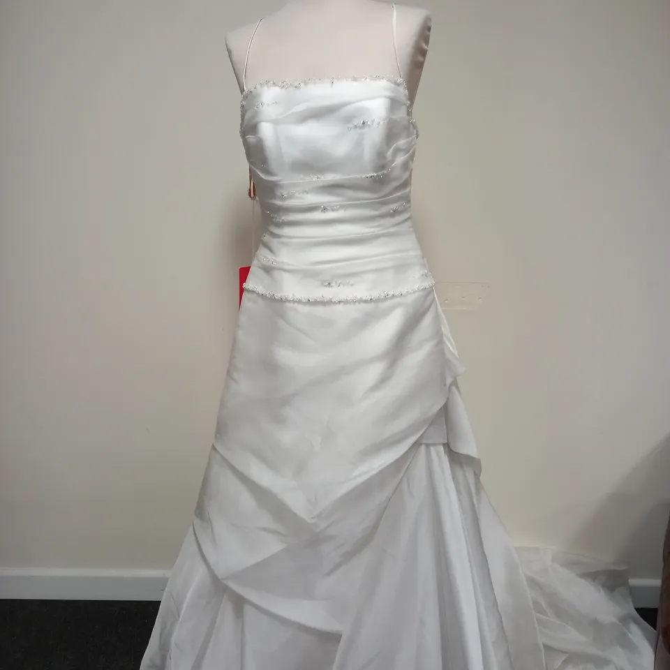 CHRISTINA SPOSA SASKIA WEDDING DRESS IN WHITE - EUR 42