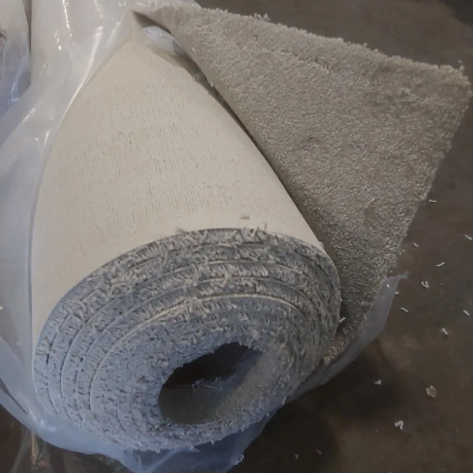 ROLL OF QUALITY EC FREEDOM XTRA TISSUE CARPET // APPROX SIZE: 5 X 7.35m