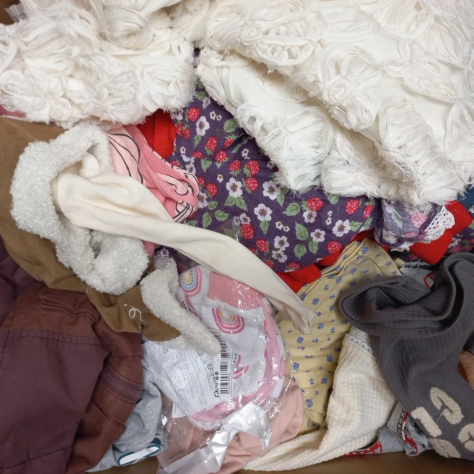 APPROXIMATELY 20 ASSORTED KID'S CLOTHING AND FASHION PRODUCTS IN VARIOUS STYLES AND SIZES - COLLECTION ONLY