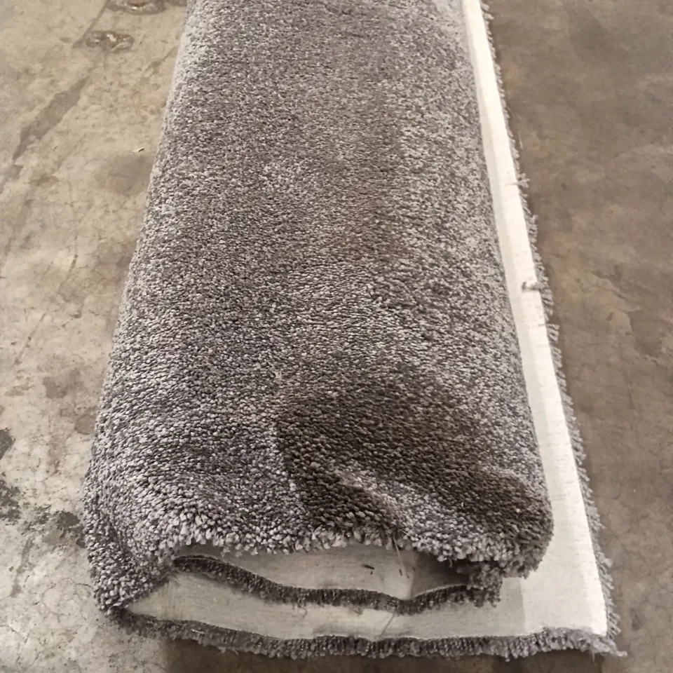 ROLL OF VIGOROUS SMOKE APPROX SIZE: 1.8M X 4M
