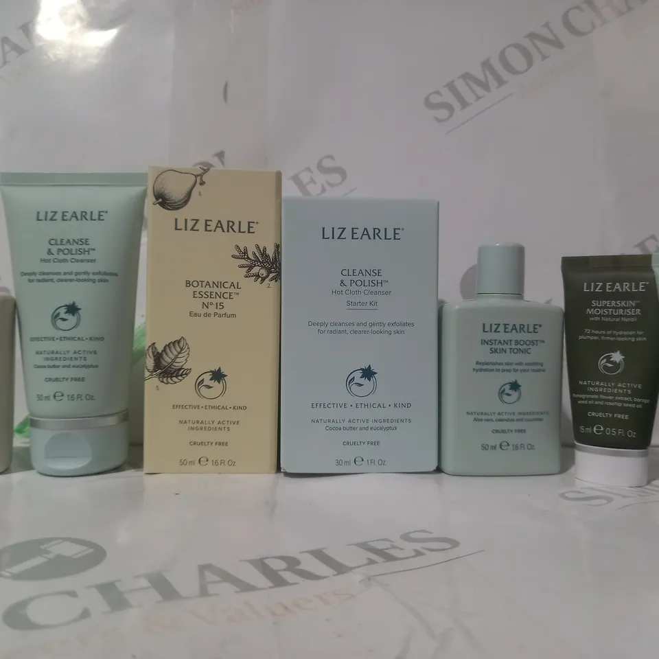 BOXED LIZ EARLE SKIN/BODY CARE SET